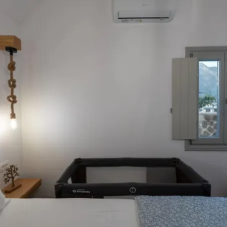 Olive Grove * Emporio (Santorini)