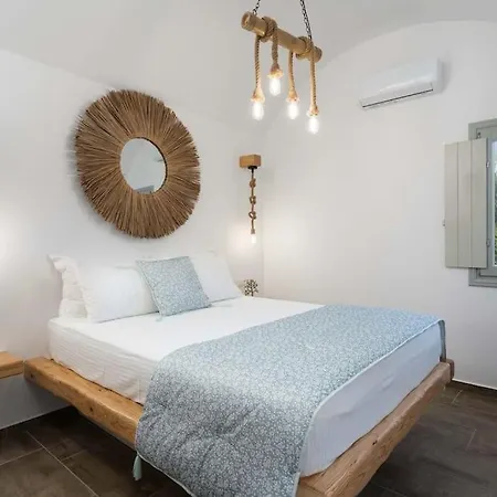 Olive Grove * Emporio (Santorini)