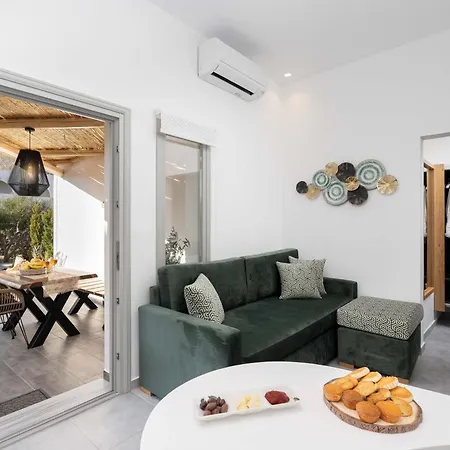 Olive Grove Villa Emporio (Santorini)