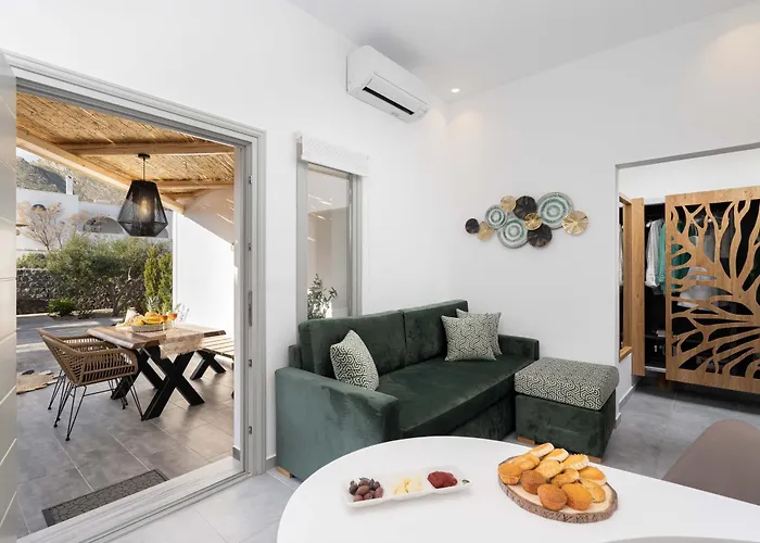 Olive Grove Villa Emporio (Santorini)