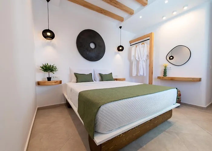 Olive Grove * Emporio (Santorini)