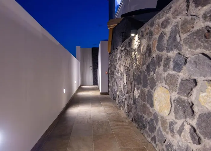 Villa Olive Grove Emporio (Santorini)