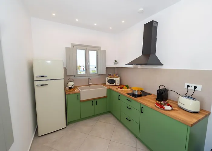 Villa Olive Grove Emporio (Santorini)