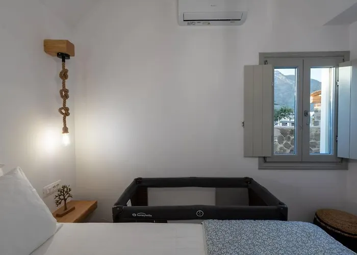 Olive Grove * Emporio (Santorini)