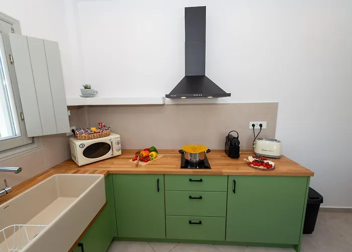 Olive Grove * Emporio (Santorini)